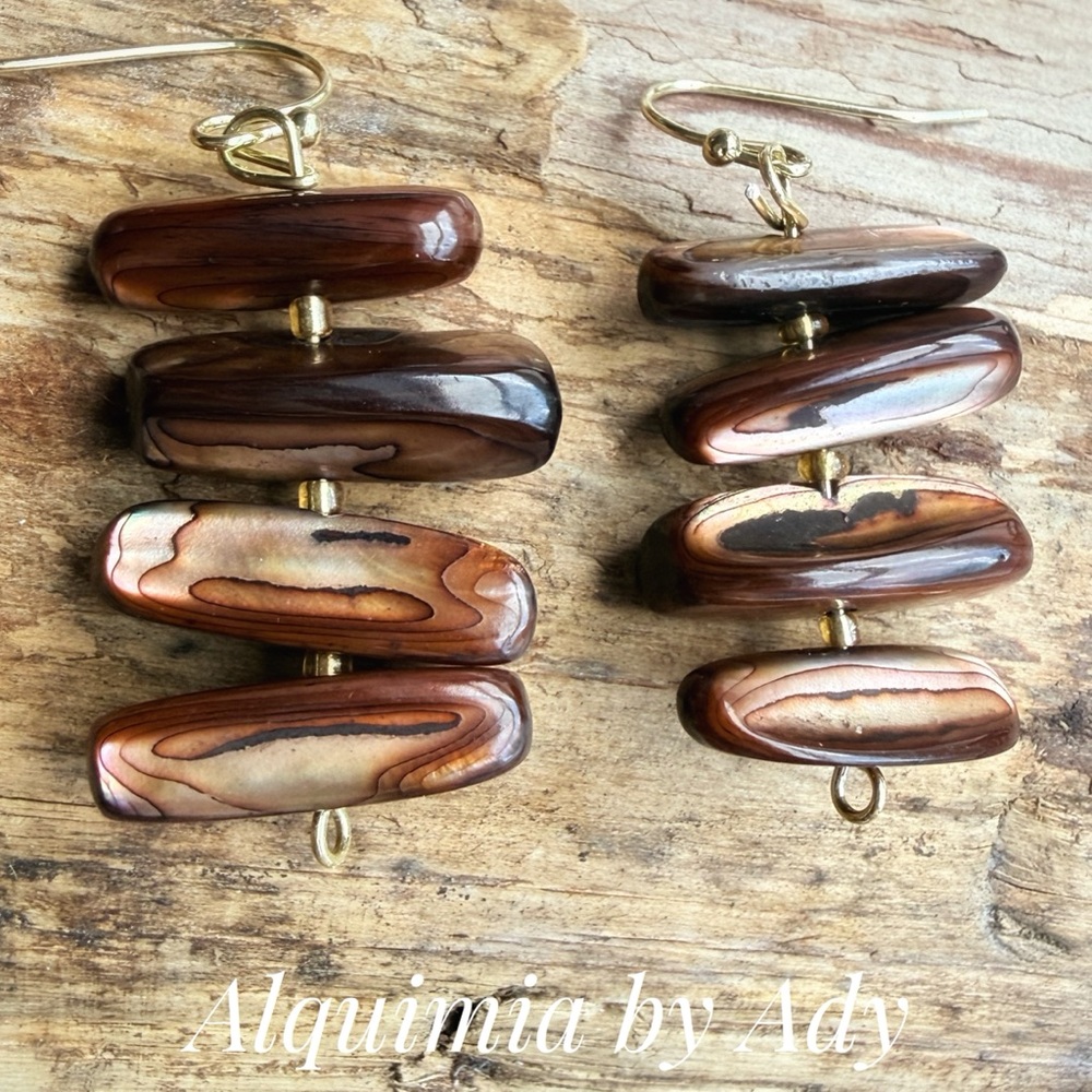 Rich and bold brown mother of pearl gold statement maximalist earrings - Picture 3 of 3